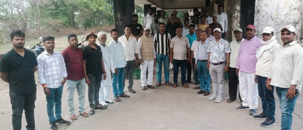 Jharkhand News Today:तेनुघाट में ऑनलाइन संविदा का विरोध, ऑफलाइन प्रक्रिया की मांग को लेकर संवेदकों की बैठक Jharkhand News Today:तेनुघाट में ऑनलाइन संविदा का विरोध, ऑफलाइन प्रक्रिया की मांग को लेकर संवेदकों की बैठक