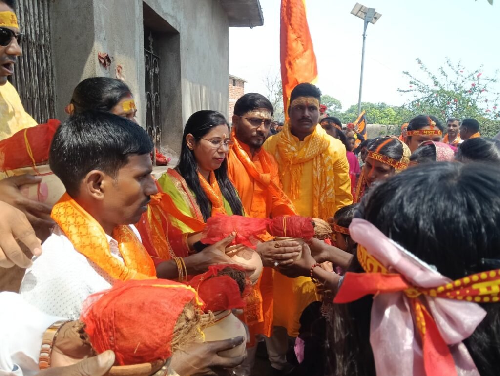 नगड़ा में भव्य कलश यात्रा का शुभारंभ,उपाध्यक्ष अनीता देवी रहीं शामिल