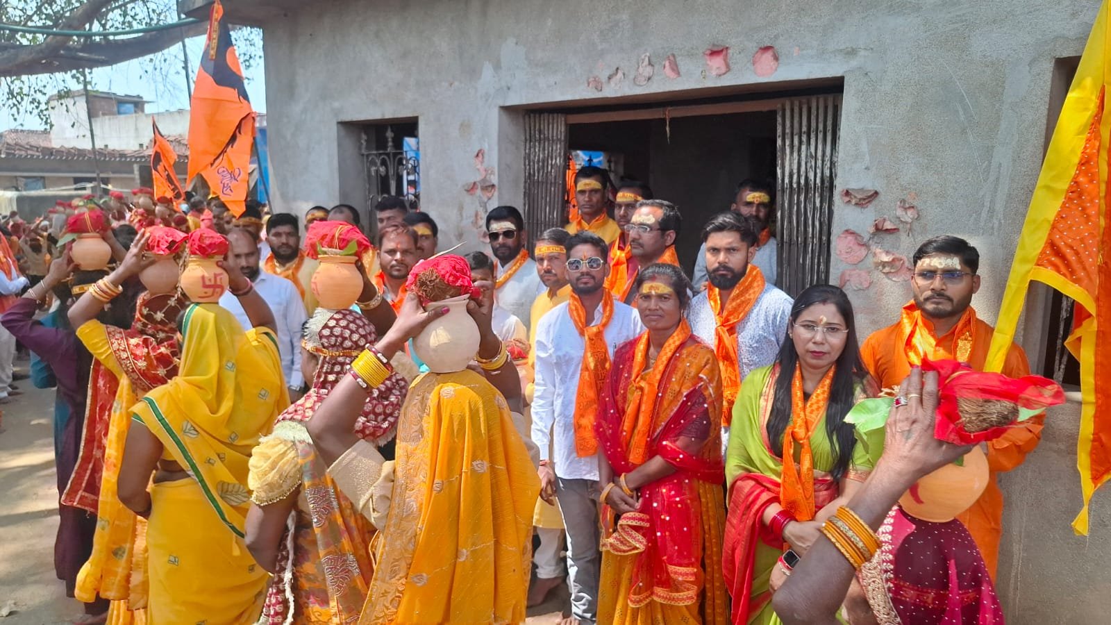 नगड़ा में भव्य कलश यात्रा का शुभारंभ,उपाध्यक्ष अनीता देवी रहीं शामिल नगड़ा में भव्य कलश यात्रा का शुभारंभ,उपाध्यक्ष अनीता देवी रहीं शामिल
