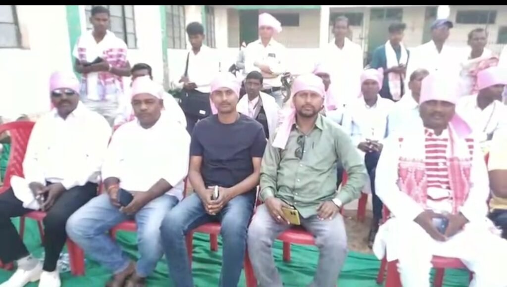 मनिका में धूमधाम से मनाया गया प्रकृति पर्व सरहुल, खोड़हा नृत्य ने बांधा समां