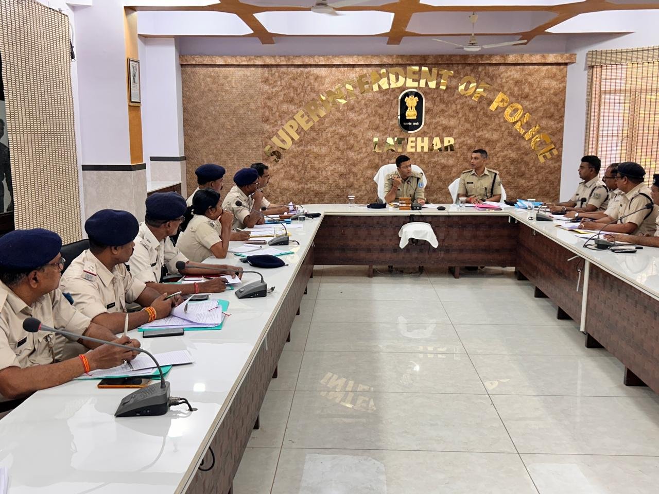 रामनवमी को लेकर डीआईजी किशोर कौशल का लातेहार दौरा,सुरक्षा व्यवस्था पर दिए सख्त निर्देश