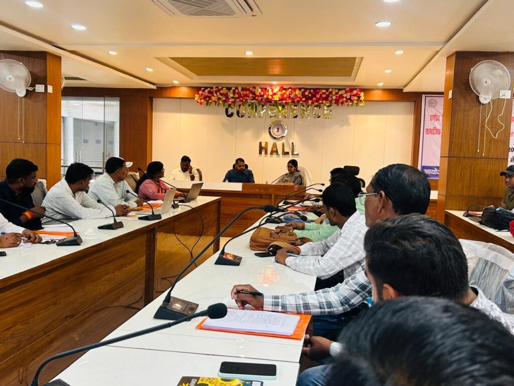 पलामू में पेंशन योजनाओं के सामाजिक अंकेक्षण को लेकर कार्यशाला आयोजित पलामू में पेंशन योजनाओं के सामाजिक अंकेक्षण को लेकर कार्यशाला आयोजित