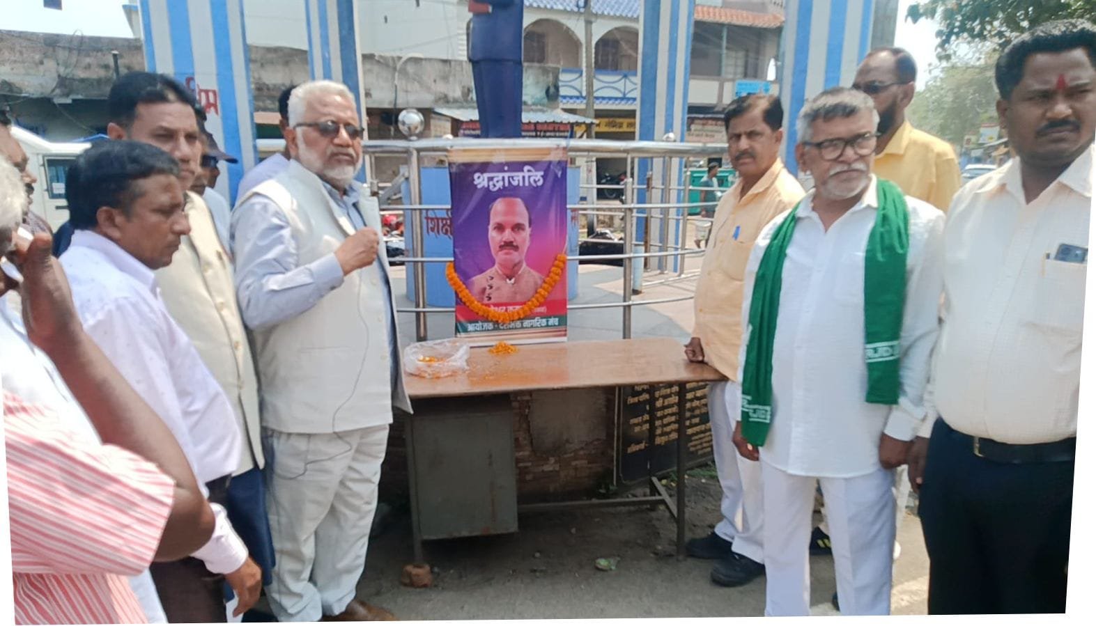 गोमिया में पत्रकार नागेश्वर कुमार को दी गई श्रद्धांजलि, शोकसभा आयोजित गोमिया में पत्रकार नागेश्वर कुमार को दी गई श्रद्धांजलि, शोकसभा आयोजित