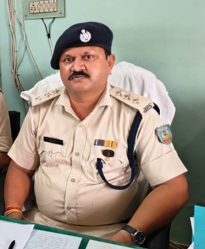 मादक पदार्थ एमडीएमए तस्करी इन दिनों मकड़े की जाल की तरह राजमहल अनुमंडल क्षेत्र में तेजी से फैल रहा है मादक पदार्थ एमडीएमए तस्करी इन दिनों मकड़े की जाल की तरह राजमहल अनुमंडल क्षेत्र में तेजी से फैल रहा है