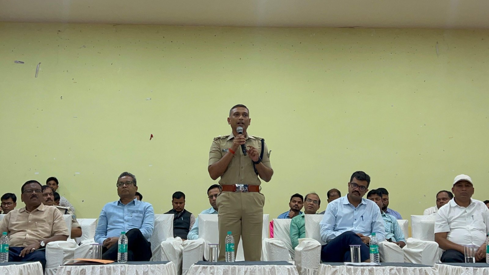 रामनवमी पर्व को शांतिपूर्ण एवं सौहार्दपूर्ण तरीके से संपन्न कराने हेतु टाउन हॉल में संयुक्त ब्रीफिंग आयोजित रामनवमी पर्व को शांतिपूर्ण एवं सौहार्दपूर्ण तरीके से संपन्न कराने हेतु टाउन हॉल में संयुक्त ब्रीफिंग आयोजित