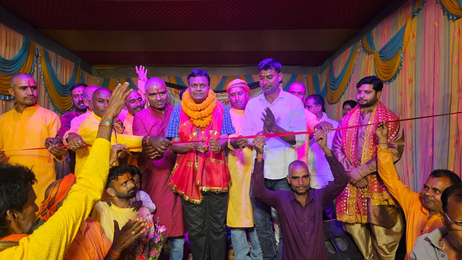 धार्मिक कार्यक्रम के आयोजन से क्षेत्र का वातावरण शुद्ध हो जाता है : डॉ. लंबोदर महतो