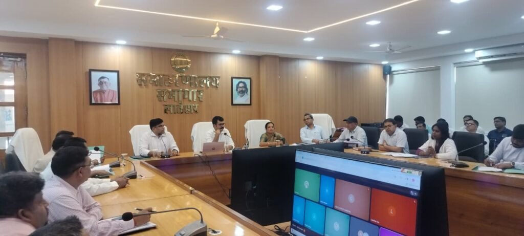 Latehar News:जिला स्थापना दिवस की तैयारियों को लेकर उपायुक्त की अध्यक्षता में बैठक संपन्न