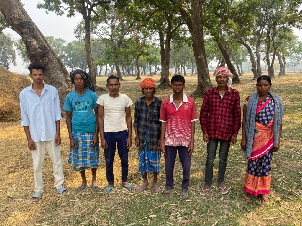 देवाकी गांव में 19 मवेशियों की ठगी, 8 आदिवासी किसान न्याय के लिए दर-दर भटकने को मजबूर देवाकी गांव में 19 मवेशियों की ठगी, 8 आदिवासी किसान न्याय के लिए दर-दर भटकने को मजबूर