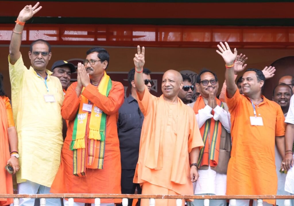 धुपगुड़ी में जनसमर्थन से उत्साहित भाजपा, “बंगाल में विकास के लिए डबल इंजन सरकार जरूरी” धुपगुड़ी में जनसमर्थन से उत्साहित भाजपा, “बंगाल में विकास के लिए डबल इंजन सरकार जरूरी”