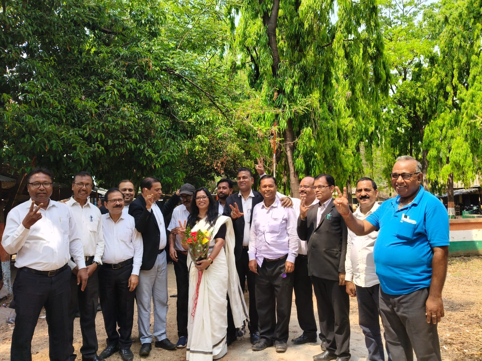 तेनुघाट में बार काउंसिल सदस्य मौली सिन्हा का भव्य स्वागत, अधिवक्ताओं में उत्साह तेनुघाट में बार काउंसिल सदस्य मौली सिन्हा का भव्य स्वागत, अधिवक्ताओं में उत्साह