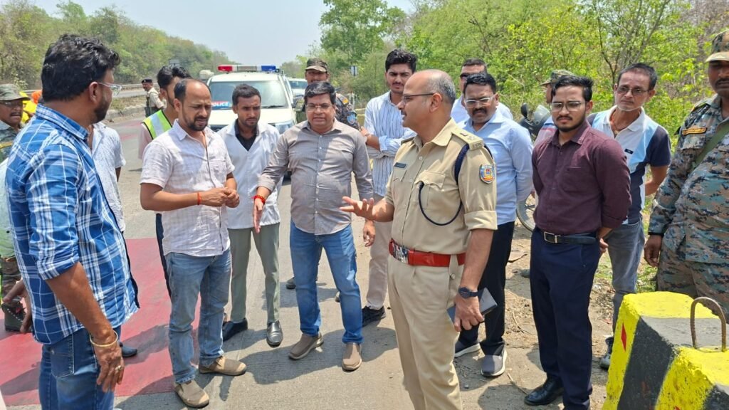 दनुवा घाटी में बढ़ती दुर्घटनाओं पर प्रशासन सख्त, परिवहन पदाधिकारी व NHAI ने किया निरीक्षण