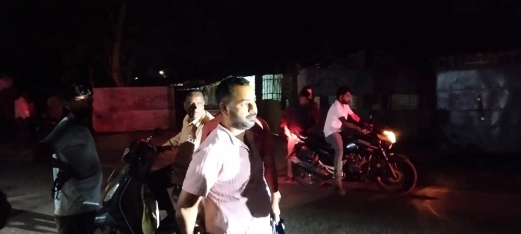 Gumla News:थाना से 100 मीटर दूर ज्वेलरी व्यवसायी से करोड़ों की लूट, इलाके में दहशत