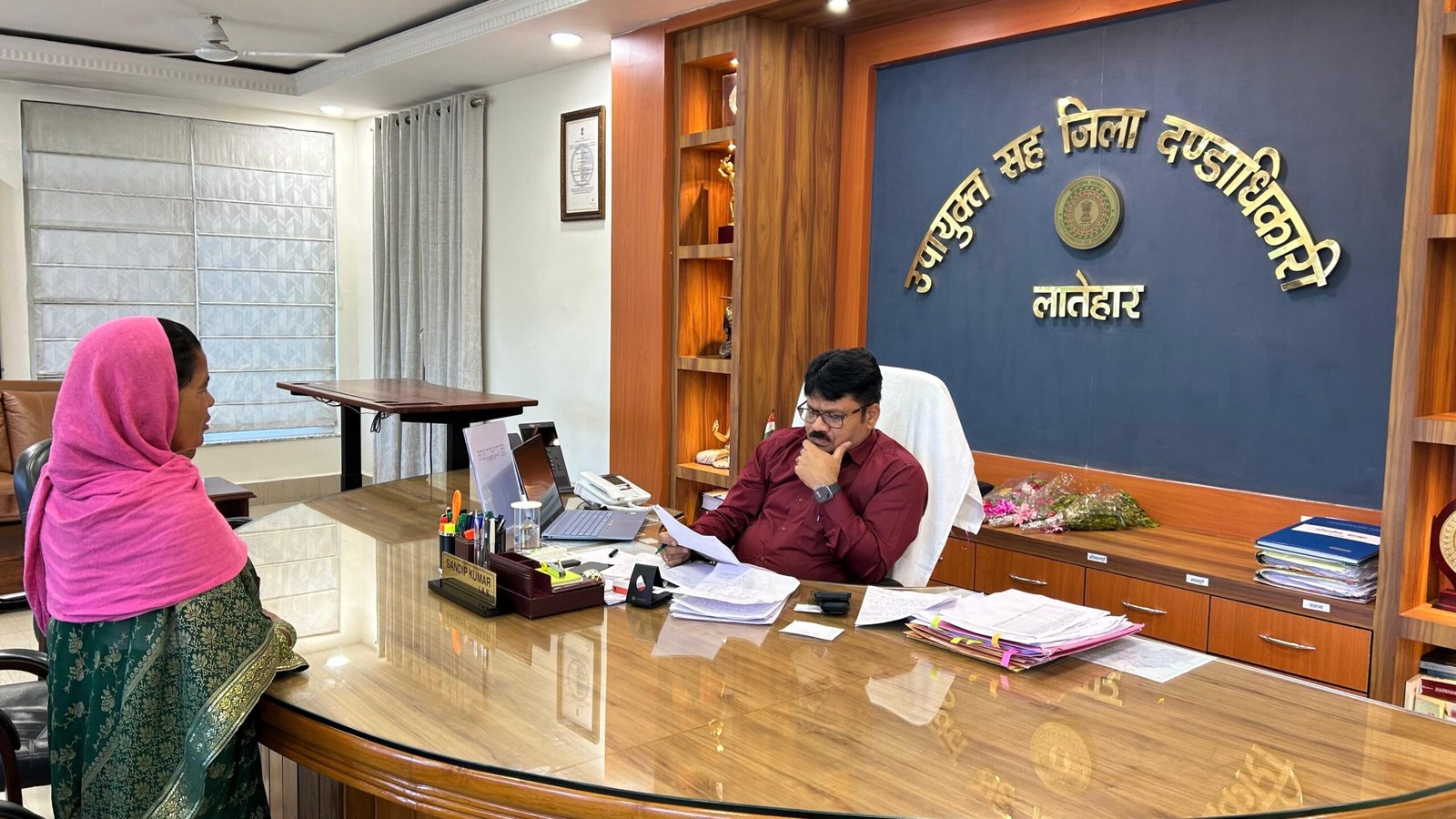 जन शिकायत निवारण में उपायुक्त ने सुनी ग्रामीणों की समस्याएं, समाधान को दिए आवश्यक निर्देश जन शिकायत निवारण में उपायुक्त ने सुनी ग्रामीणों की समस्याएं, समाधान को दिए आवश्यक निर्देश
