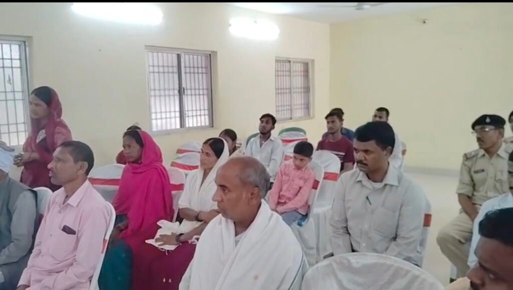 मनिका थाना में आत्मसमर्पित नक्सलियों के पुनर्वास को लेकर समन्वय बैठक आयोजित मनिका थाना में आत्मसमर्पित नक्सलियों के पुनर्वास को लेकर समन्वय बैठक आयोजित