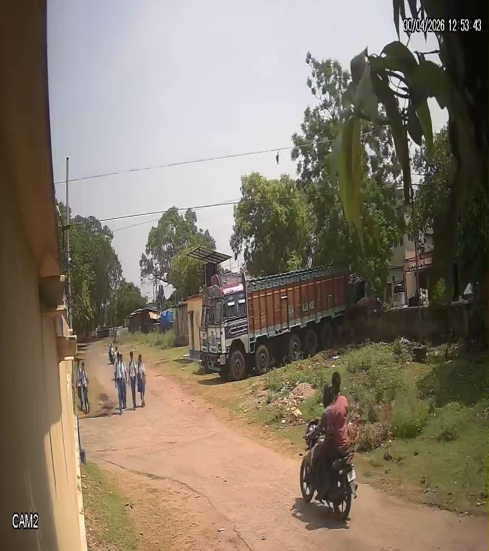 गोमिया स्वांग में महिला से डेढ़ लाख का चेन झपटा,बाइक सवार बदमाश फरार गोमिया स्वांग में महिला से डेढ़ लाख का चेन झपटा,बाइक सवार बदमाश फरार