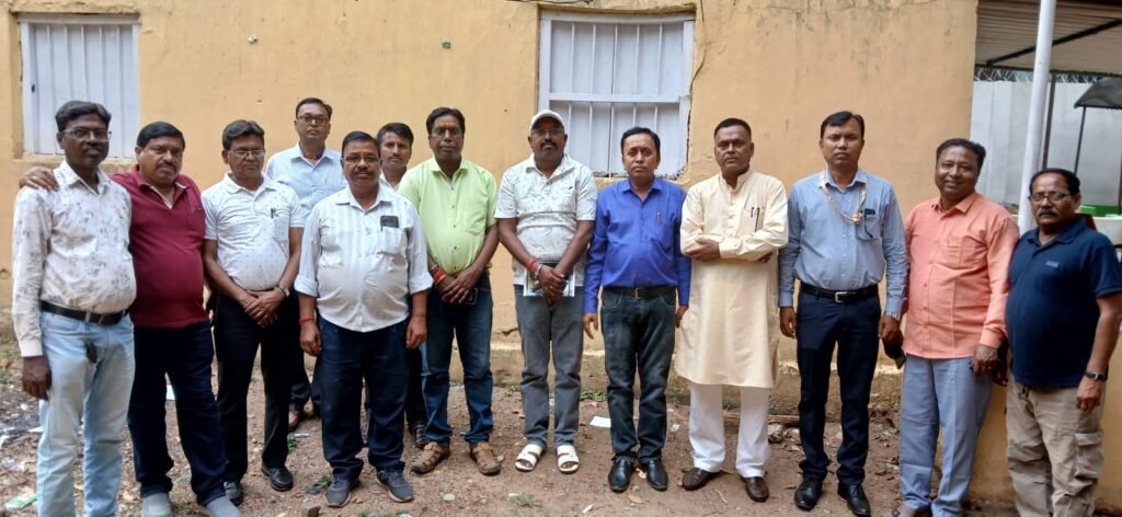 तेनुघाट में पत्रकार सुरक्षा पर चिंतन, संगठन ने 6 सूत्री मांगें रखीं1 मई को जमशेदपुर कार्यक्रम में शामिल होने का निर्णय