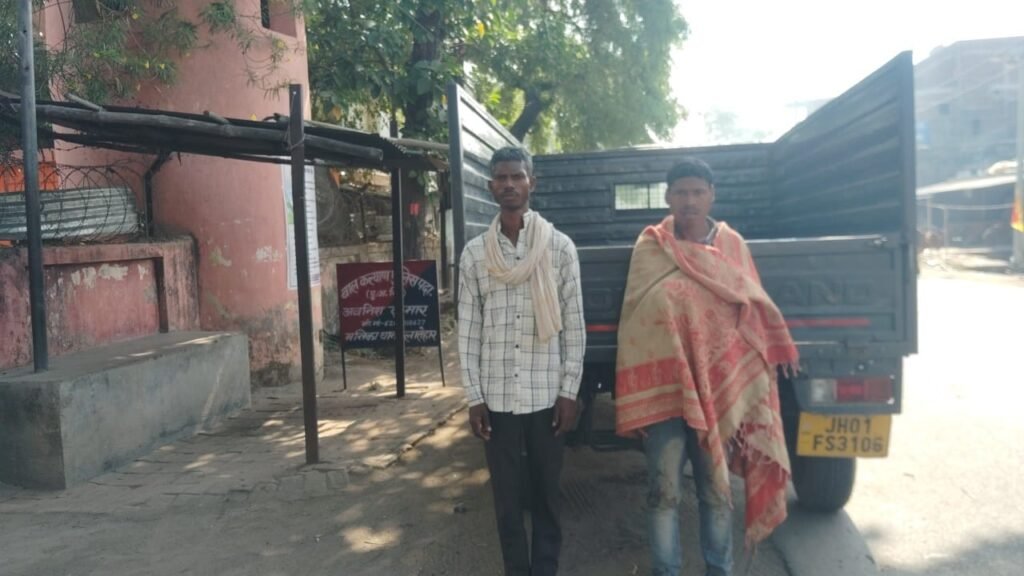 Latehar News:पिता ने धारदार चाकू से की बेटे की हत्या, मनिका पुलिस ने आरोपी को किया गिरफ्तार Latehar News:पिता ने धारदार चाकू से की बेटे की हत्या, मनिका पुलिस ने आरोपी को किया गिरफ्तार