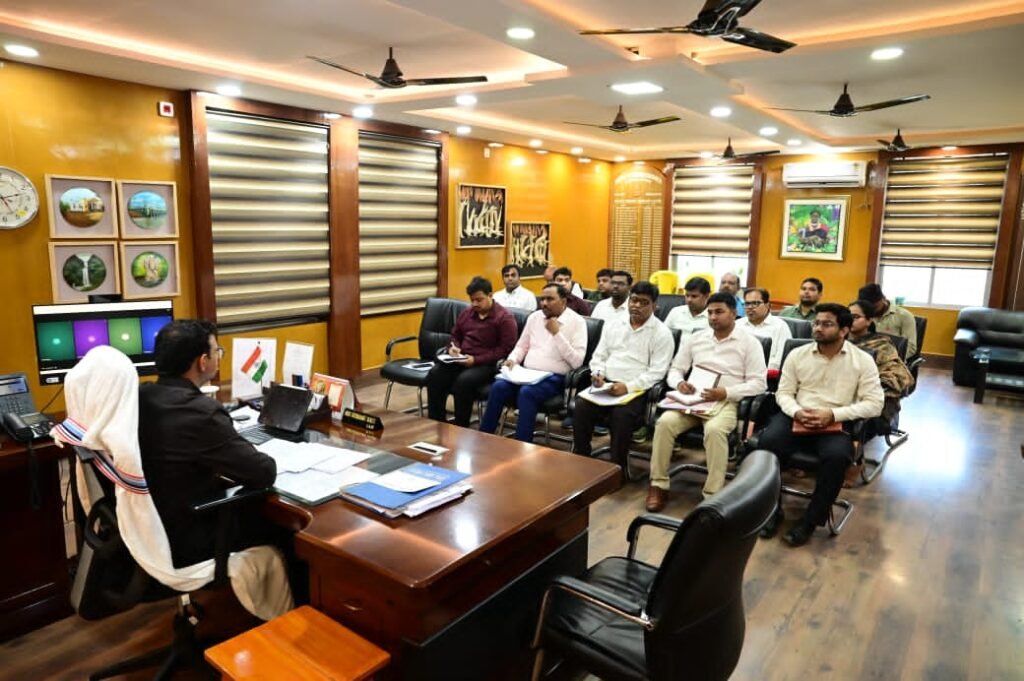 जिला योजना कार्यों की समीक्षा बैठक में उपायुक्त ने दिए निर्देश, अधूरे कार्य शीघ्र पूर्ण करने पर जोर