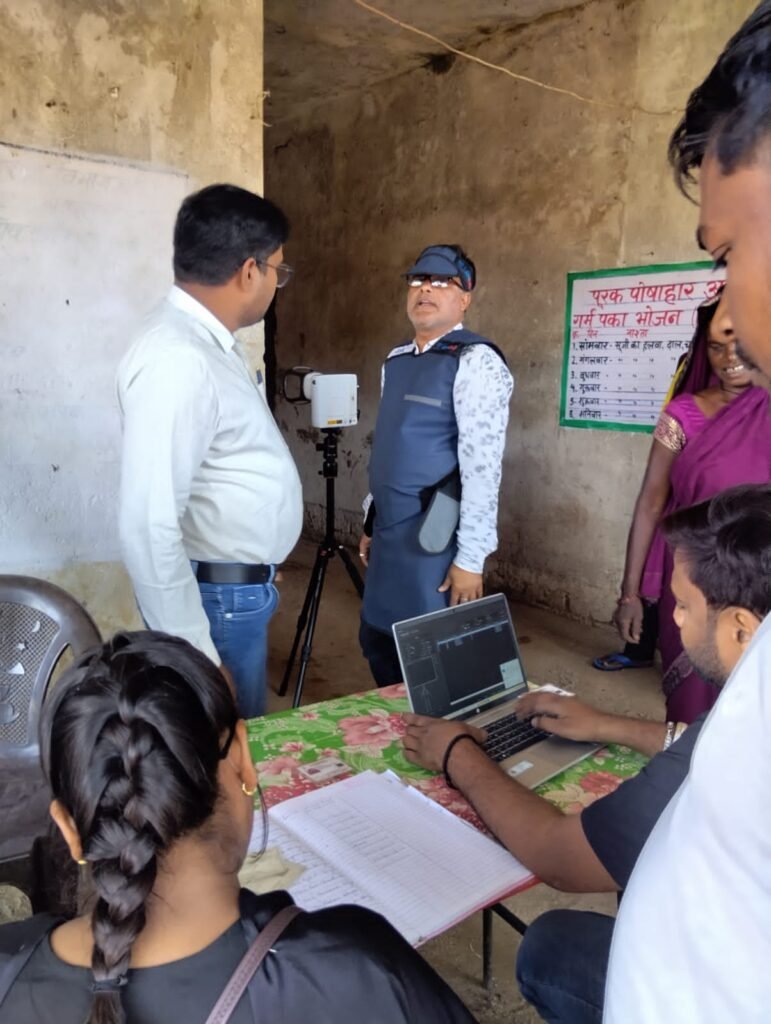 100 दिवसीय अभियान के तहत लातेहार में सघन टीबी जांच व जागरूकता अभियान, सैकड़ों लोगों की हुई स्क्रीनिंग 100 दिवसीय अभियान के तहत लातेहार में सघन टीबी जांच व जागरूकता अभियान, सैकड़ों लोगों की हुई स्क्रीनिंग