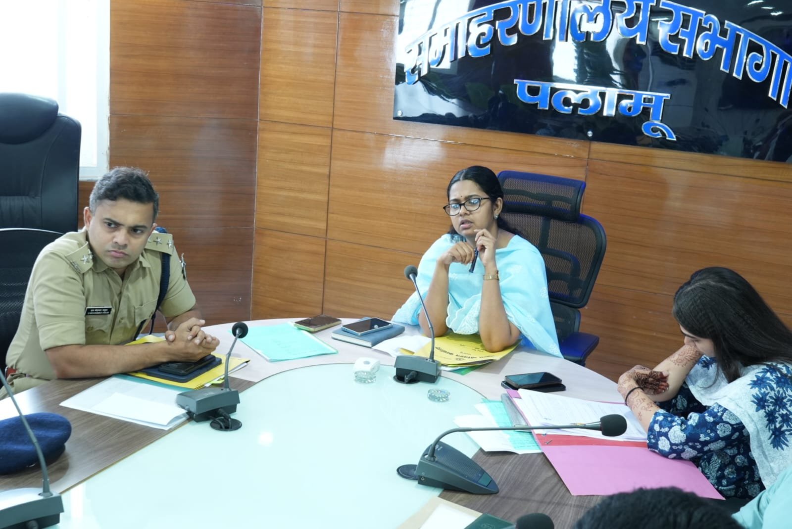 मेदिनीनगर:उपायुक्त ने सड़क सुरक्षा समिति की बैठक की मेदिनीनगर:उपायुक्त ने सड़क सुरक्षा समिति की बैठक की