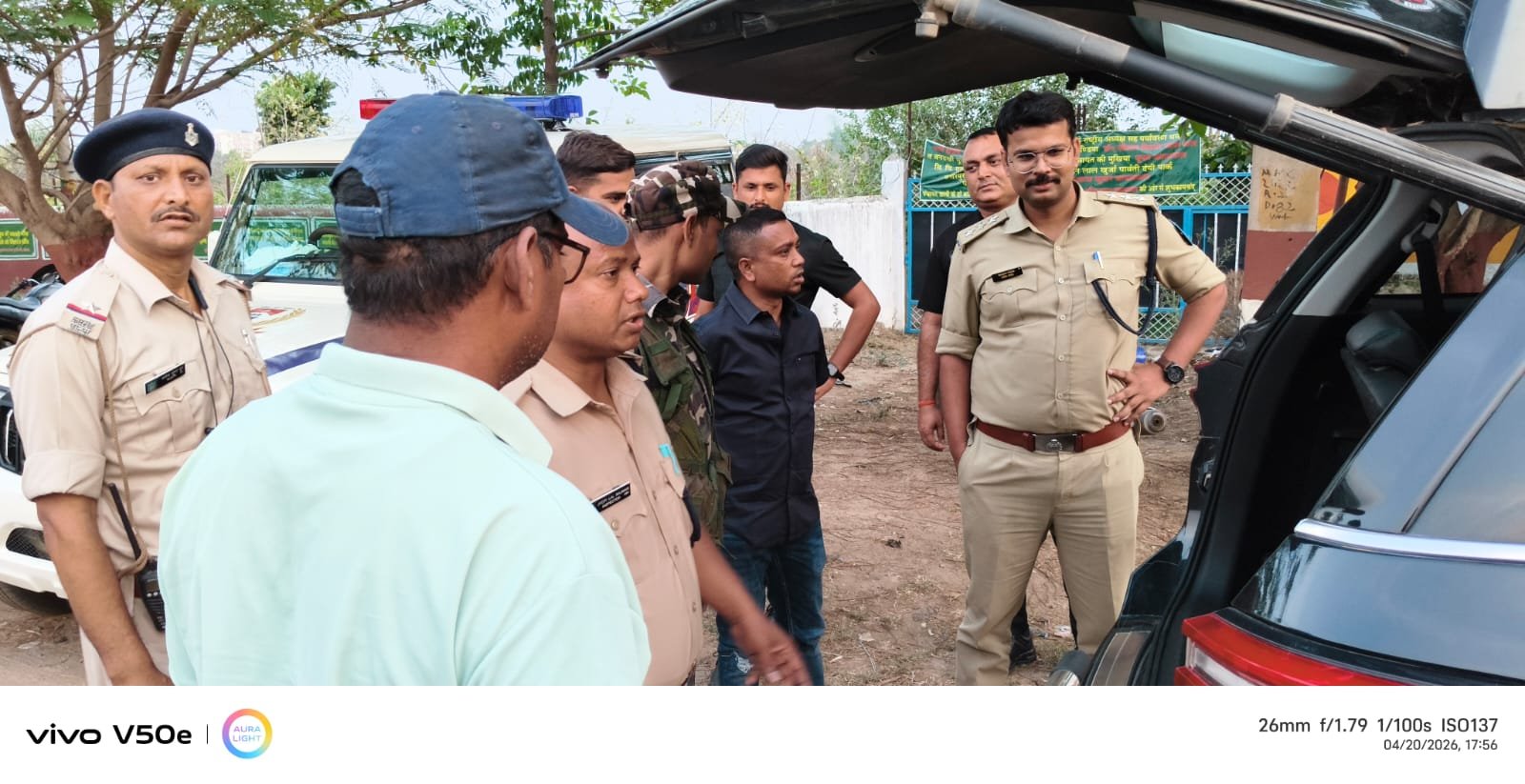 पलामू में ट्रैफिक नियमों पर सख्ती, ब्लैक शीशे वाले वाहनों पर पुलिस का विशेष अभियान पलामू में ट्रैफिक नियमों पर सख्ती, ब्लैक शीशे वाले वाहनों पर पुलिस का विशेष अभियान