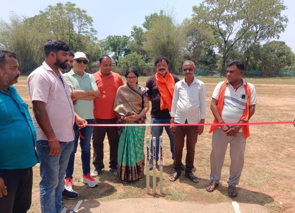 तेनुघाट में उर्मिला देवी मेमोरियल क्रिकेट टूर्नामेंट का भव्य आगाज़, रोमांचक मुकाबले में टीमों ने दिखाई दमदार प्रदर्शन तेनुघाट में उर्मिला देवी मेमोरियल क्रिकेट टूर्नामेंट का भव्य आगाज़, रोमांचक मुकाबले में टीमों ने दिखाई दमदार प्रदर्शन