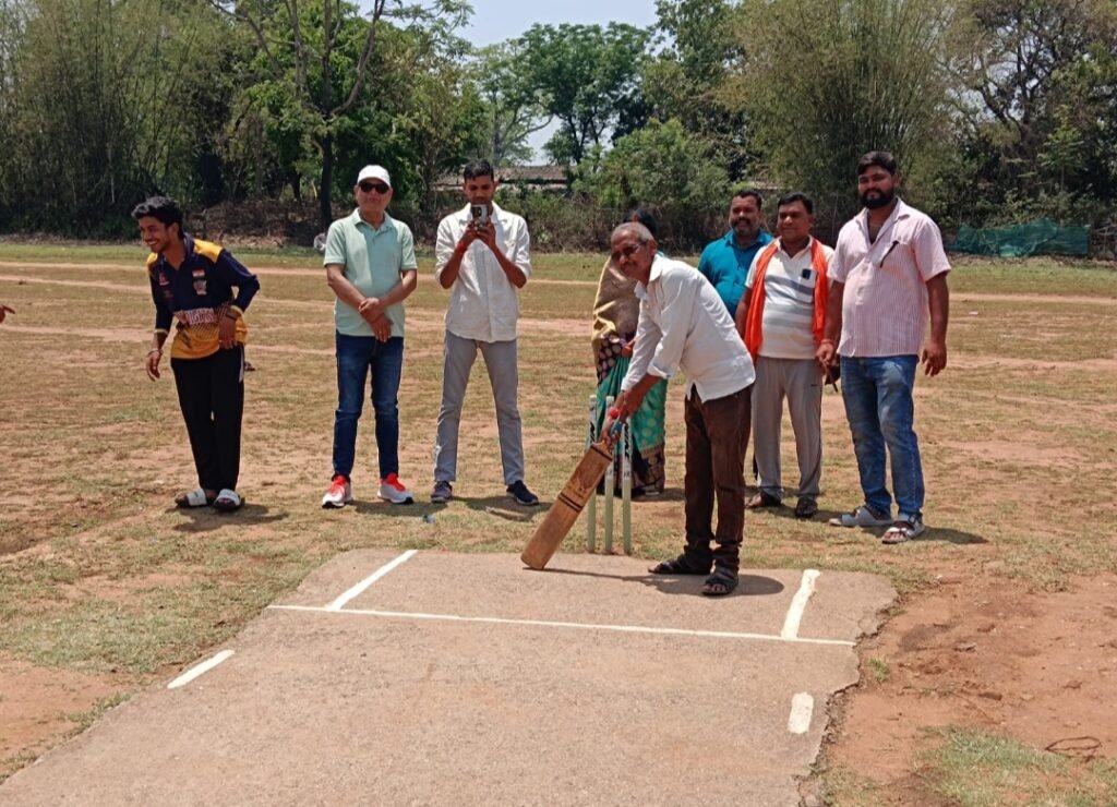 तेनुघाट में उर्मिला देवी मेमोरियल क्रिकेट टूर्नामेंट का भव्य आगाज़, रोमांचक मुकाबले में टीमों ने दिखाई दमदार प्रदर्शन तेनुघाट में उर्मिला देवी मेमोरियल क्रिकेट टूर्नामेंट का भव्य आगाज़, रोमांचक मुकाबले में टीमों ने दिखाई दमदार प्रदर्शन