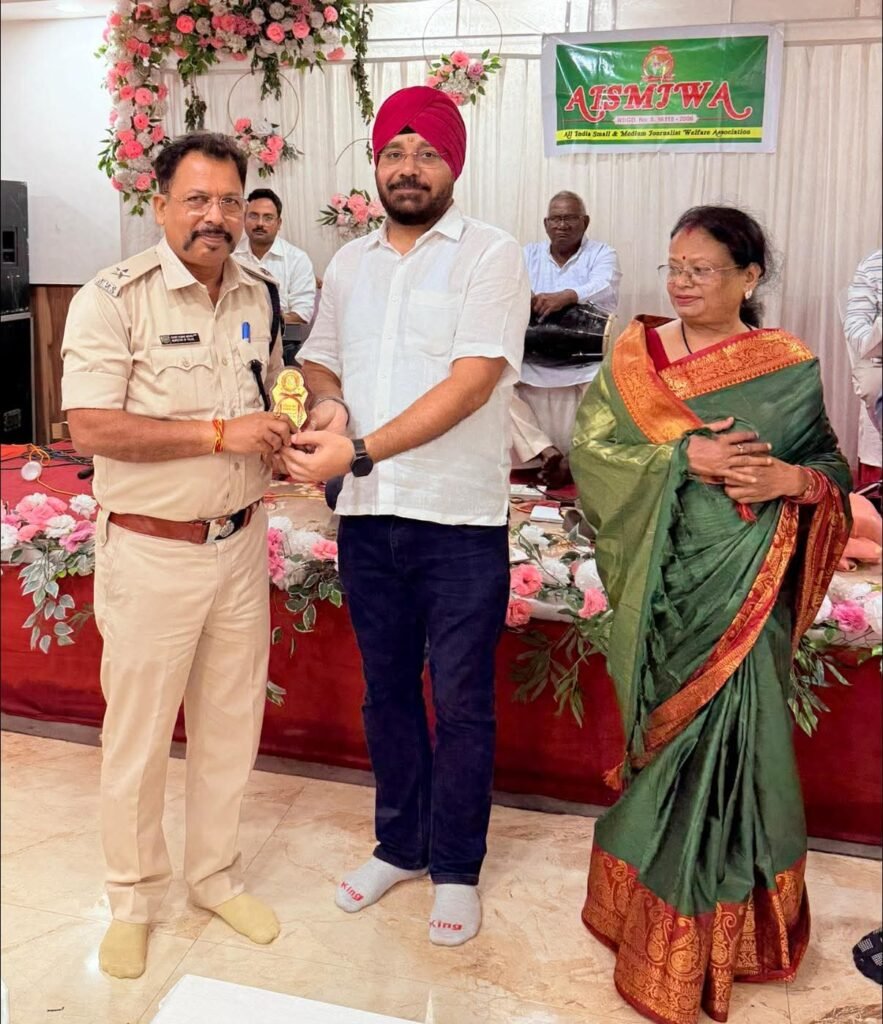 Jharkhand News:आईपीएस निधी द्विवेदी ने समाजसेवी व पत्रकारों को किया सम्मानित Jharkhand News:आईपीएस निधी द्विवेदी ने समाजसेवी व पत्रकारों को किया सम्मानित