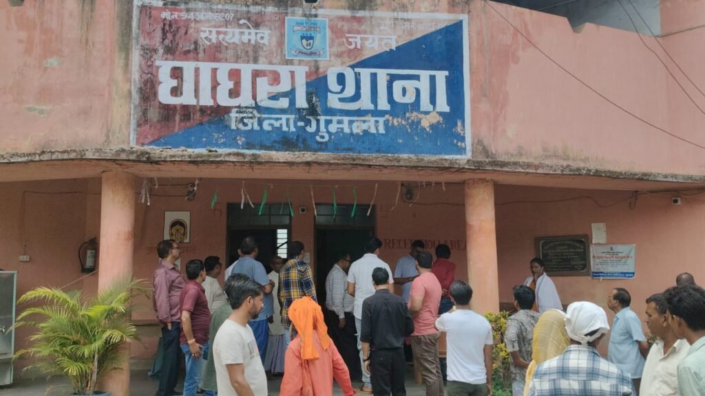 एक करोड़ की लूट:एक सप्ताह बाद भी पुलिस खाली हाथ,घाघरा में डर का माहौल