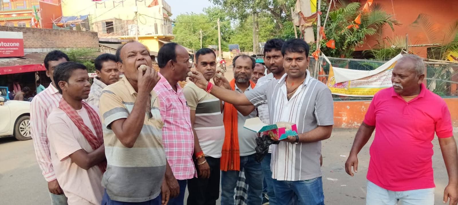 पाकुड़िया में जश्न का माहौल, भाजपा कार्यकर्ताओं ने मनाई ऐतिहासिक जीत की खुशी पाकुड़िया में जश्न का माहौल, भाजपा कार्यकर्ताओं ने मनाई ऐतिहासिक जीत की खुशी