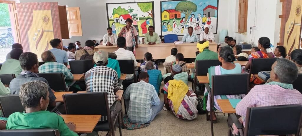 महेशपुर में ग्राम प्रधानों की बड़ी मांग: पेसा कानून लागू करने और अवैध खनन पर रोक की उठी आवाज महेशपुर में ग्राम प्रधानों की बड़ी मांग: पेसा कानून लागू करने और अवैध खनन पर रोक की उठी आवाज