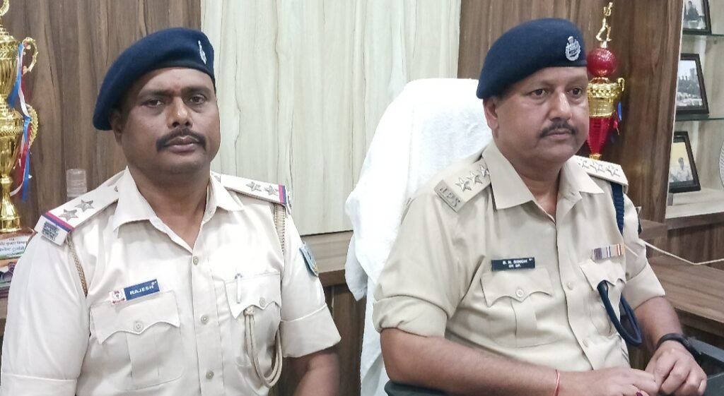 Jharkhand News:अपहरण कांड में दो गिरफ्तार,बंधक युवक सकुशल बरामद Jharkhand News:अपहरण कांड में दो गिरफ्तार,बंधक युवक सकुशल बरामद