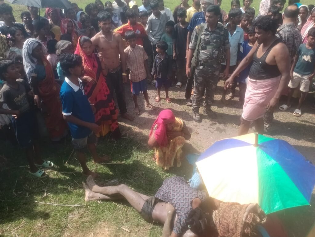 शिवराजपुर तालाब में डूबे युवक का 20 घंटे बाद मिला शव, ग्रामीणों के प्रयास से निकाला गया शिवराजपुर तालाब में डूबे युवक का 20 घंटे बाद मिला शव, ग्रामीणों के प्रयास से निकाला गया