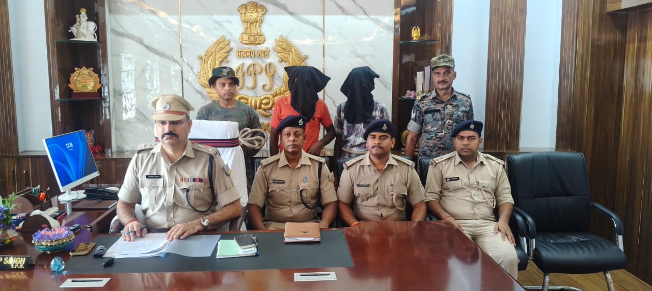 पाकुड़ में कोयला कंपनी से 50 लाख की लेवी मांगने वाले दो आरोपी गिरफ्तार, पुलिस की त्वरित कार्रवाई