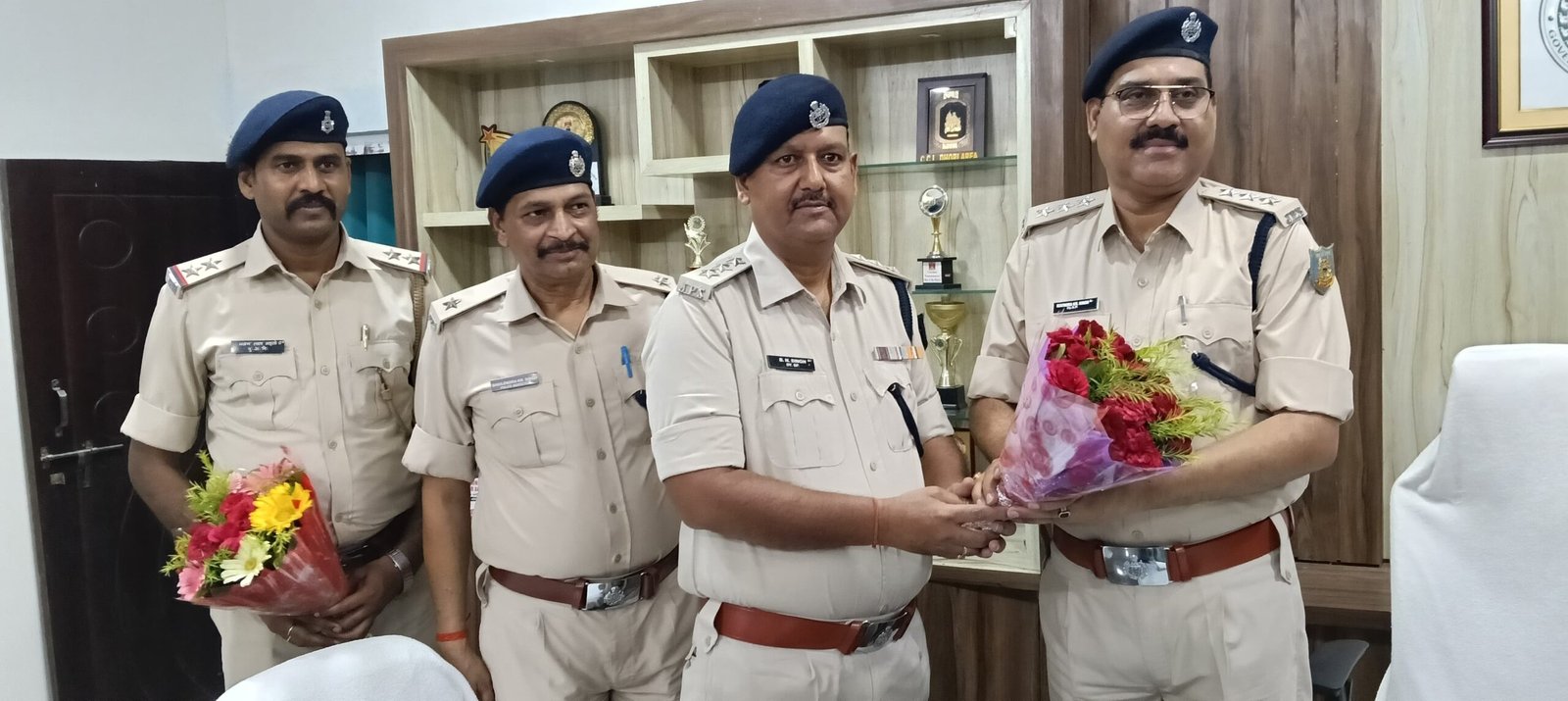 रविंद्र कुमार सिंह ने बेरमो के नए एसडीपीओ के रूप में संभाला पदभार, कानून-व्यवस्था मजबूत करना प्राथमिकता रविंद्र कुमार सिंह ने बेरमो के नए एसडीपीओ के रूप में संभाला पदभार, कानून-व्यवस्था मजबूत करना प्राथमिकता