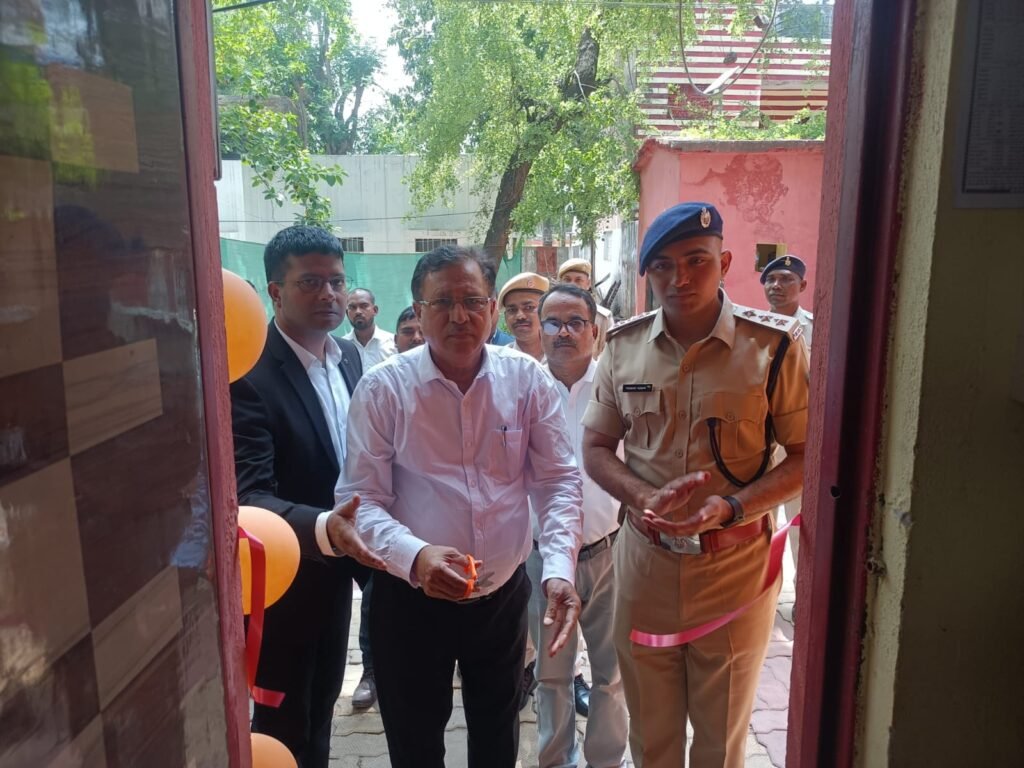 मंडल कारा लातेहार में “लीगल एड हेल्प डेस्क” का शुभारंभ, अब मुलाकात स्थल पर ही मिलेगी मुफ्त कानूनी सहायता मंडल कारा लातेहार में “लीगल एड हेल्प डेस्क” का शुभारंभ, अब मुलाकात स्थल पर ही मिलेगी मुफ्त कानूनी सहायता