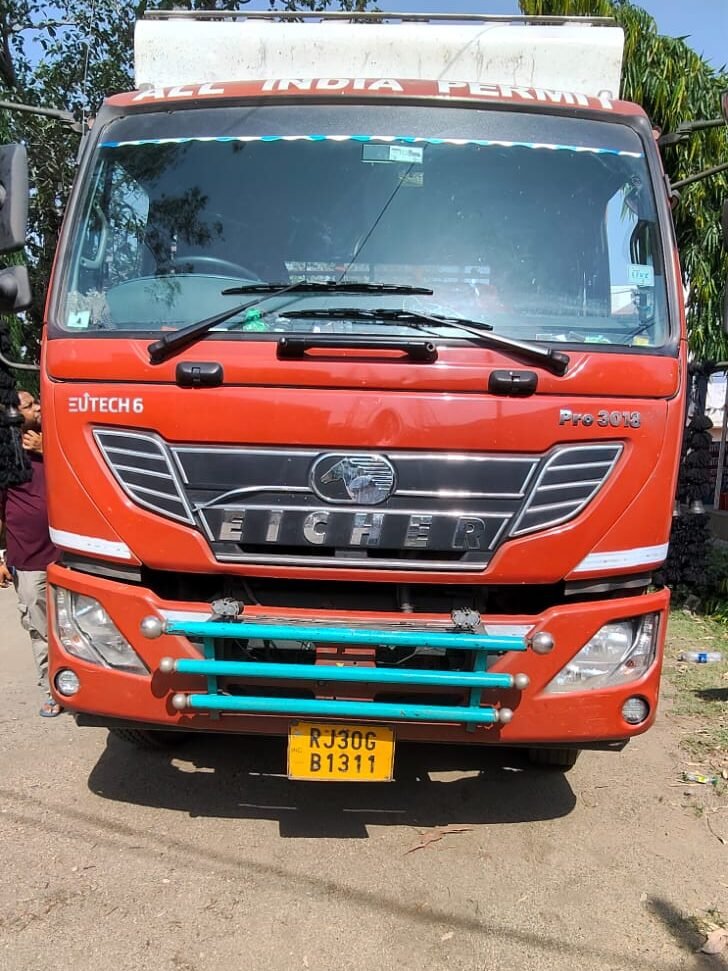 लातेहार पुलिस की बड़ी कार्रवाई: 140 किलो अवैध गांजा जब्त, तस्करी नेटवर्क पर कसा शिकंजा लातेहार पुलिस की बड़ी कार्रवाई: 140 किलो अवैध गांजा जब्त, तस्करी नेटवर्क पर कसा शिकंजा