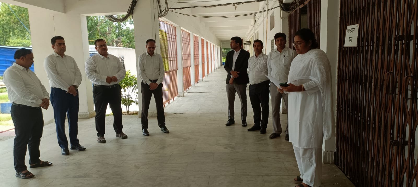 तेनुघाट व्यवहार न्यायालय में शोक सभा: अनुसेवक अरविन्द कुमार सिंह के आकस्मिक निधन से शोक की लहर तेनुघाट व्यवहार न्यायालय में शोक सभा: अनुसेवक अरविन्द कुमार सिंह के आकस्मिक निधन से शोक की लहर