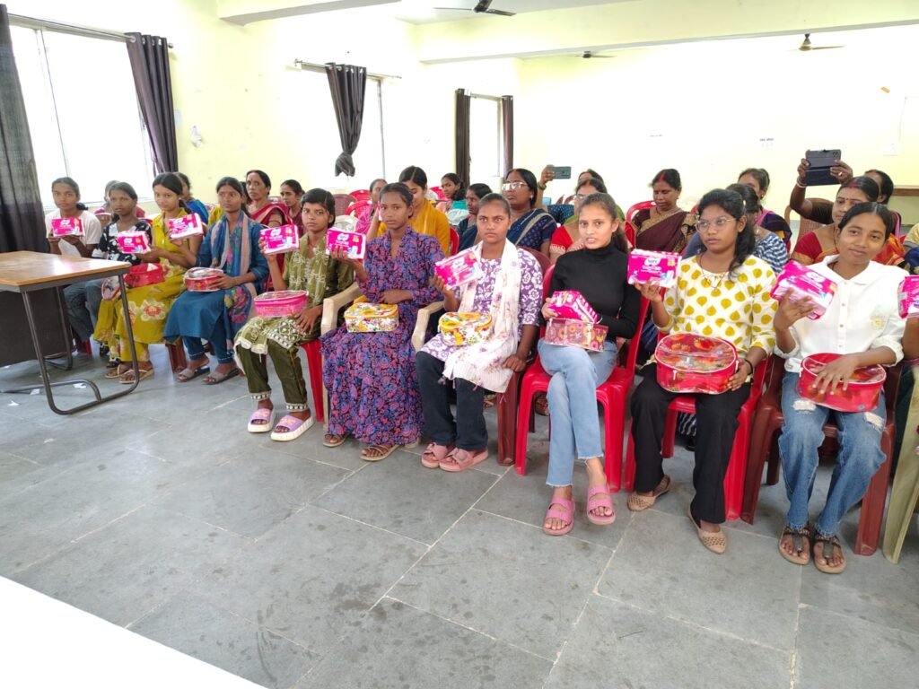 लातेहार में “चुप्पी तोड़ो स्वस्थ रहो” अभियान की शुरुआत,माहवारी स्वच्छता पर जागरूकता कार्यक्रम आयोजित लातेहार में “चुप्पी तोड़ो स्वस्थ रहो” अभियान की शुरुआत,माहवारी स्वच्छता पर जागरूकता कार्यक्रम आयोजित