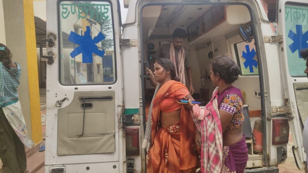 टोटांबी पुल के पास मजदूरों से भरी पिकअप पलटी, एक दर्जन से अधिक महिला-पुरुष घायल