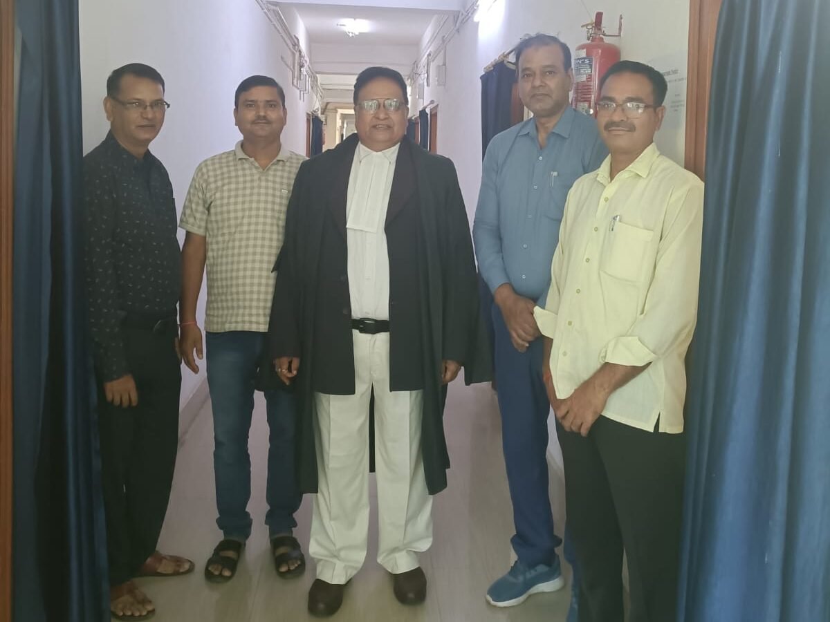 त्वरित न्याय के लिए पहचाने जाने वाले एडीजे संजय कुमार दुबे आज होंगे सेवानिवृत्त त्वरित न्याय के लिए पहचाने जाने वाले एडीजे संजय कुमार दुबे आज होंगे सेवानिवृत्त