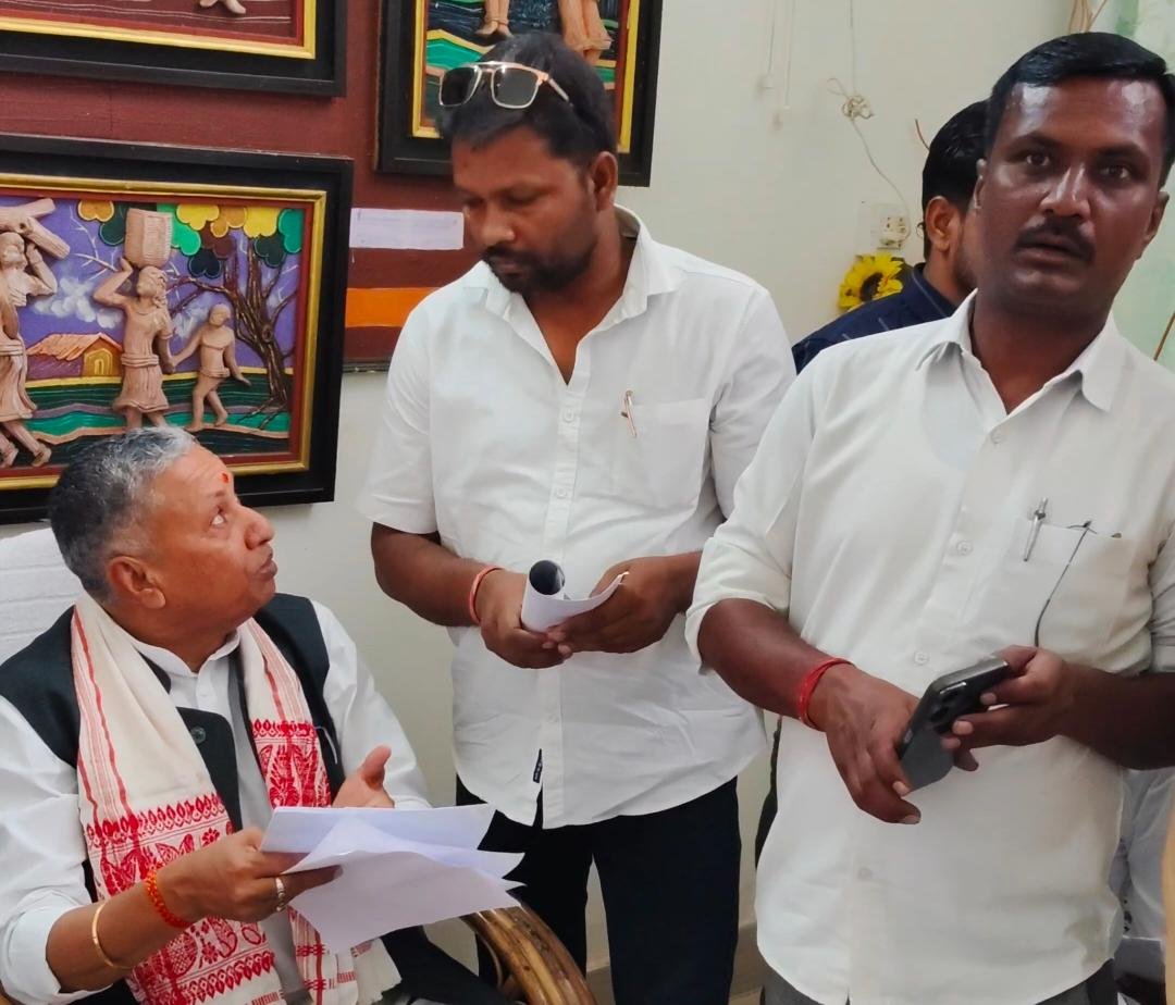 दिशा की बैठक में गूंजी बरवाडीह की आवाज, दीपक राज की पहल पर उठे कई जनहित के मुद्दे