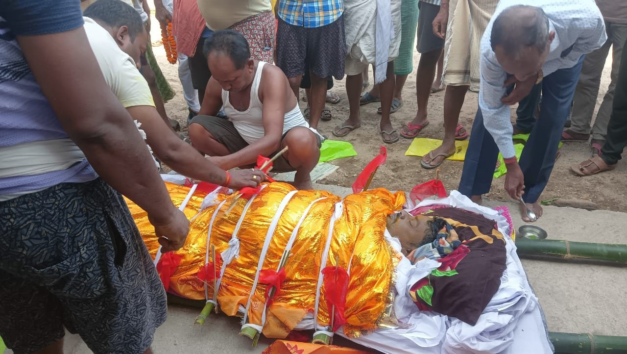 Latehar news:हृदय गति रुकने से युवक की मौत,क्षेत्र में शोक की लहर Latehar news:हृदय गति रुकने से युवक की मौत,क्षेत्र में शोक की लहर