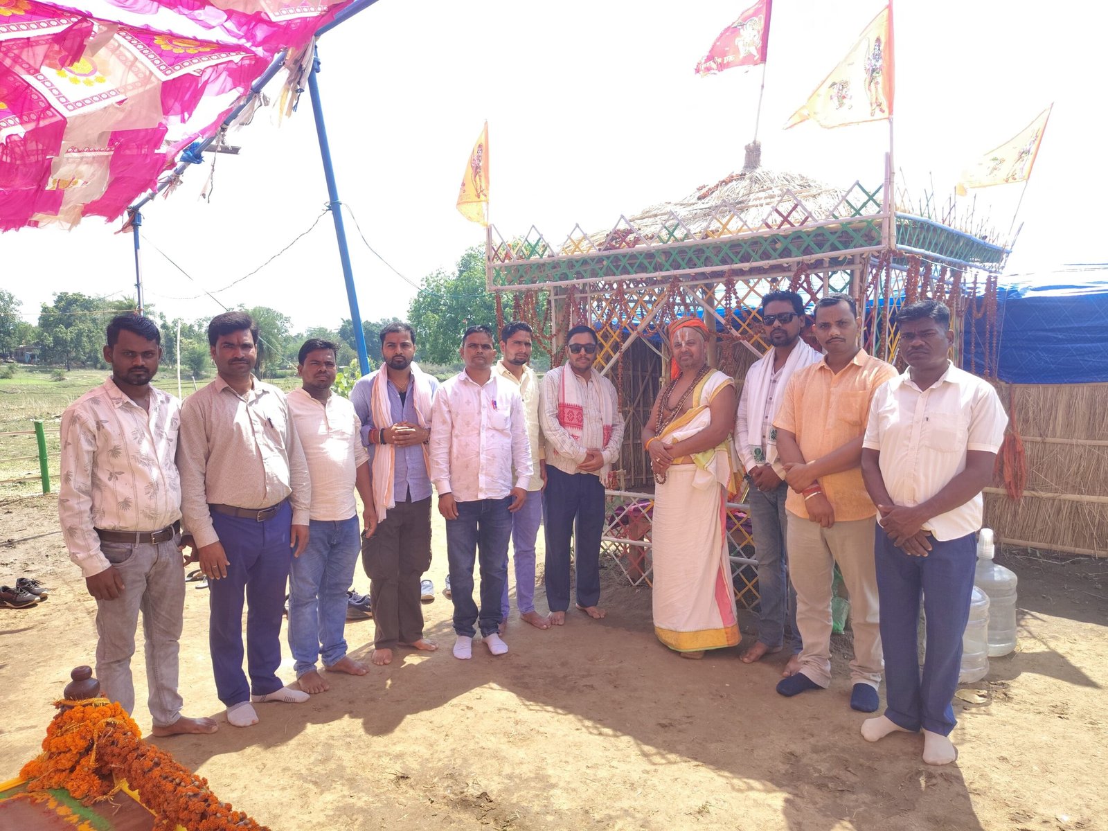 यज्ञ समापन समारोह में सतबरवा के भक्तों की उमड़ी आस्था यज्ञ समापन समारोह में सतबरवा के भक्तों की उमड़ी आस्था