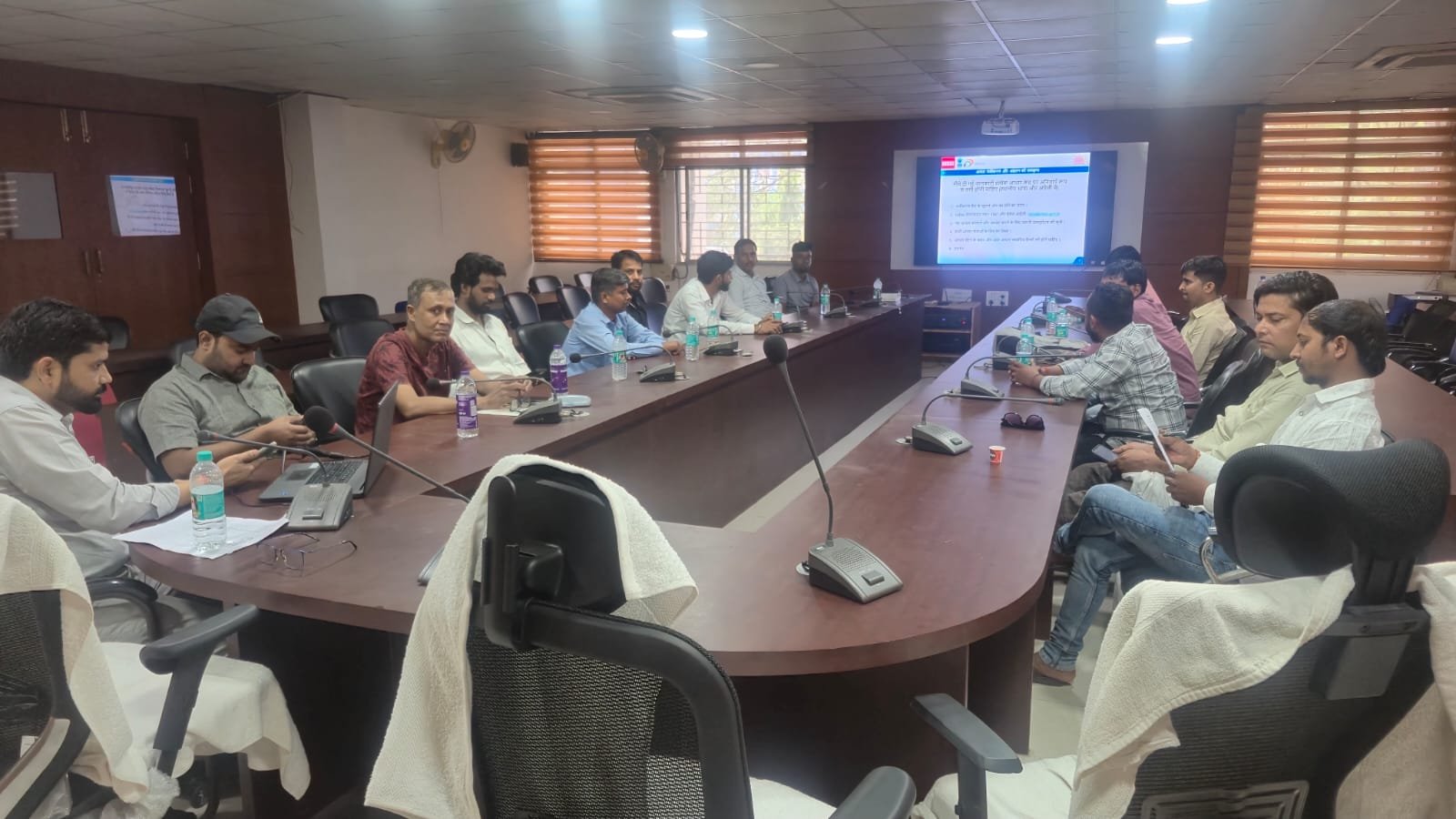 पलामू में आधार ऑपरेटरों का ऑनलाइन प्रशिक्षण, नई तकनीकी प्रक्रियाओं पर जोर
