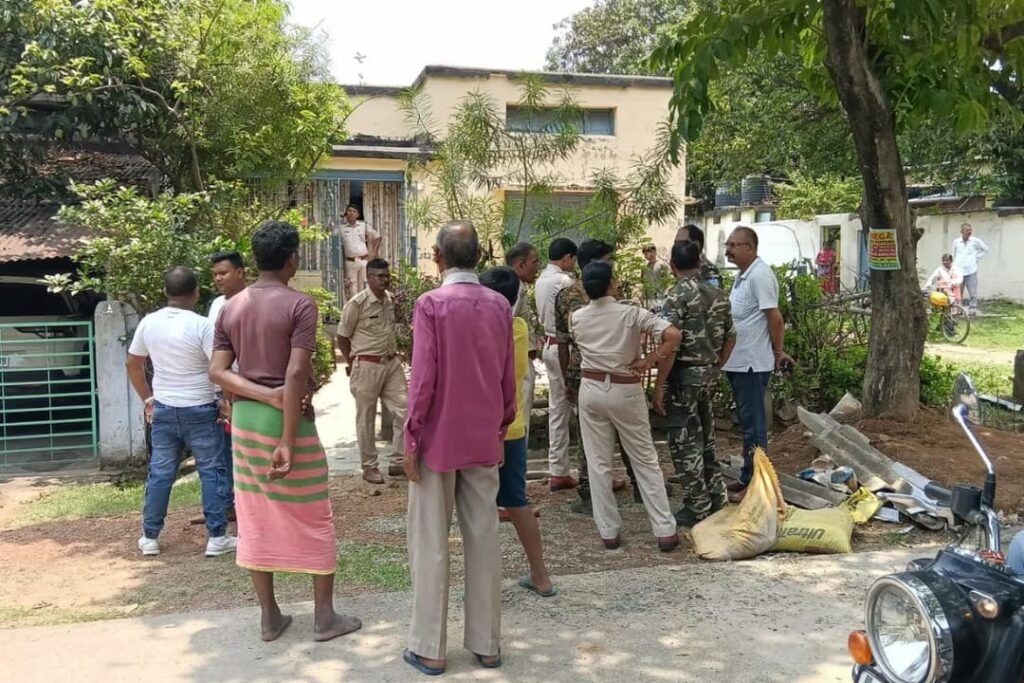 Jamshedpur News:सिदगोड़ा में रिटायर्ड कर्मी ने पत्नी,बेटी व बेटे की निर्मम हत्या