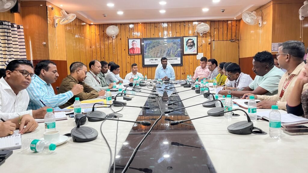 रांची उपायुक्त मंजूनाथ भजंत्री की अध्यक्षता में जनगणना कार्य से संबंधित महत्वपूर्ण समीक्षा बैठक रांची उपायुक्त मंजूनाथ भजंत्री की अध्यक्षता में जनगणना कार्य से संबंधित महत्वपूर्ण समीक्षा बैठक