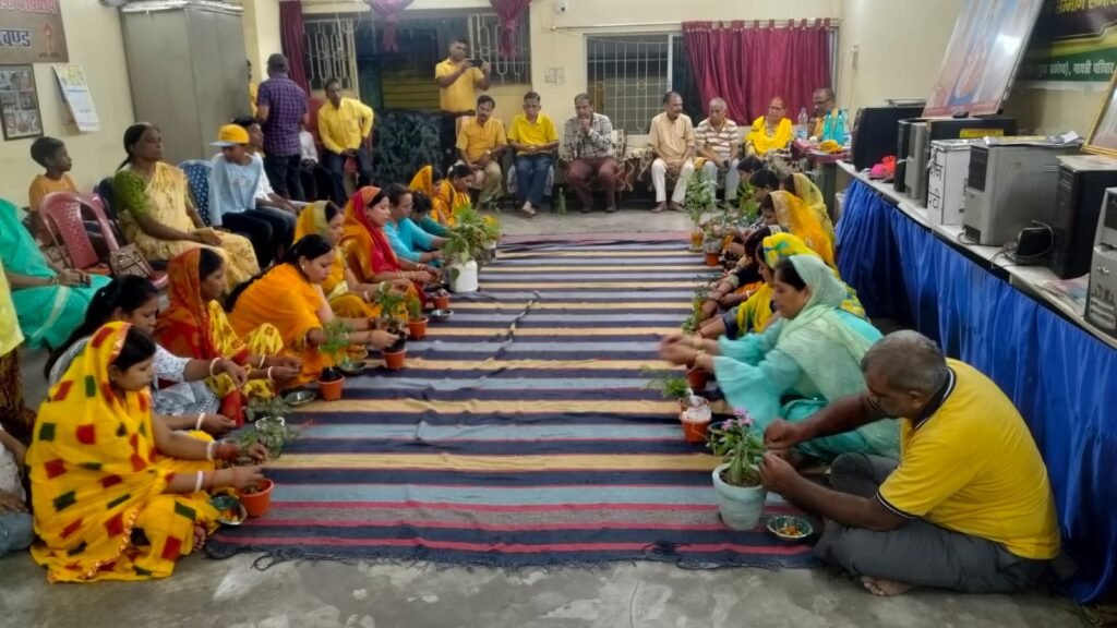 गायत्री परिवार द्वारा पर्यावरण दिवस मनाया गया गायत्री परिवार द्वारा पर्यावरण दिवस मनाया गया