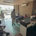 होटलों में फायर सेफ्टी को लेकर एसडीओ,कार्यापालक दंडाधिकारी और फायर डिपार्टमेंट ने किया औचक निरीक्षण होटलों में फायर सेफ्टी को लेकर एसडीओ,कार्यापालक दंडाधिकारी और फायर डिपार्टमेंट ने किया औचक निरीक्षण