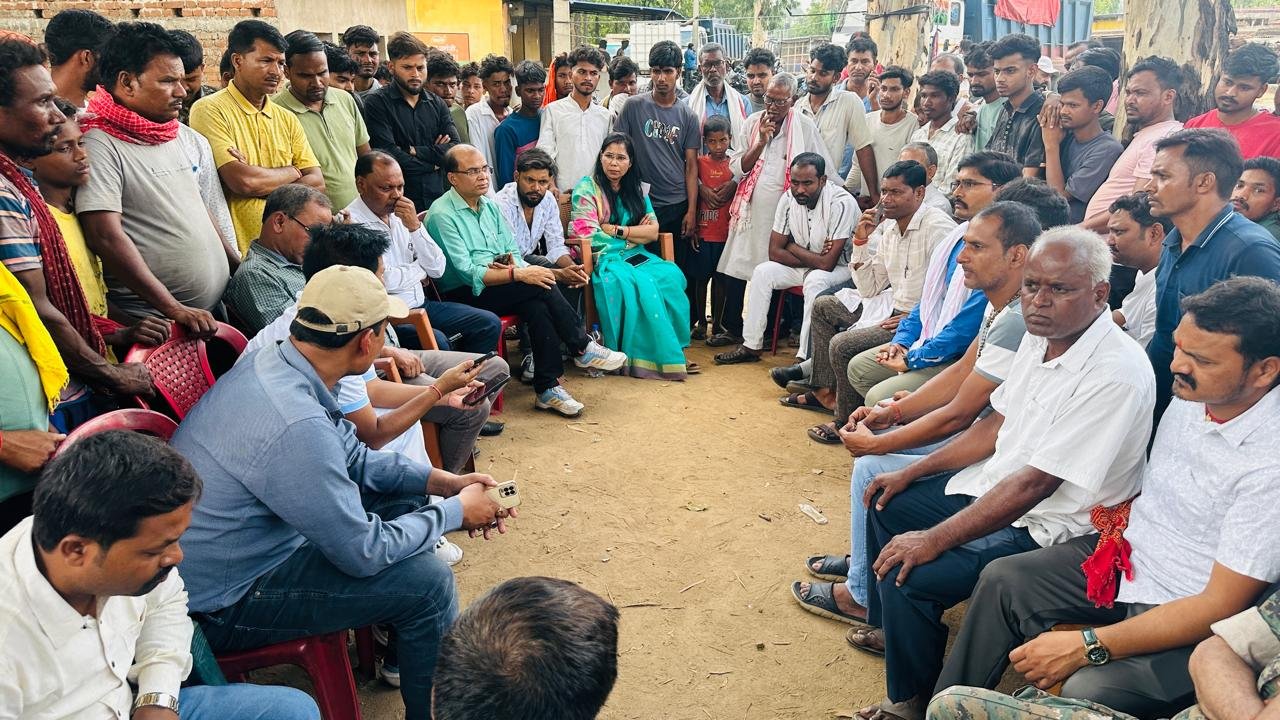 लातेहार:जिला परिषद उपाध्यक्ष अनीता देवी की पहल से खुला बालूमाथ स्टेट हाईवे जाम, पीड़ित परिवार को ₹5 लाख सहायता लातेहार:जिला परिषद उपाध्यक्ष अनीता देवी की पहल से खुला बालूमाथ स्टेट हाईवे जाम, पीड़ित परिवार को ₹5 लाख सहायता